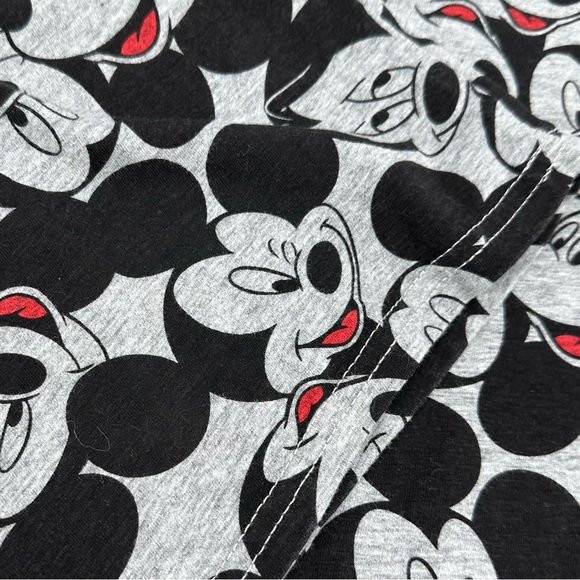 Disney Mickey Mouse Tee Womens 2X Plus Gray Allover Print Shirt Sleeve Tshirt - Picture 7 of 7